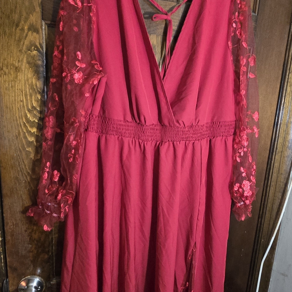 Elegant Red Lace Sleeve Dress